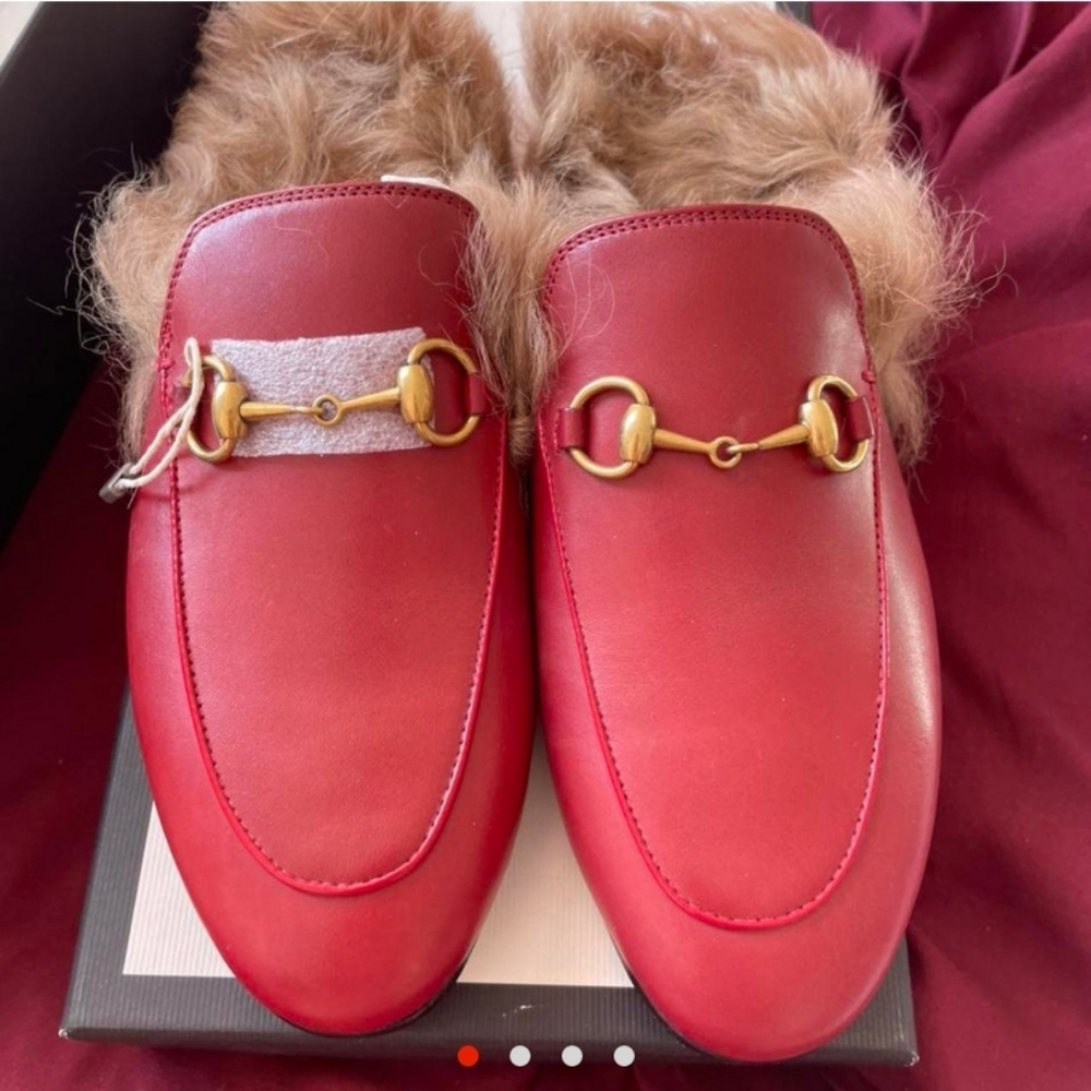 Gucci Slippers Fur In Red (more photos on profile)